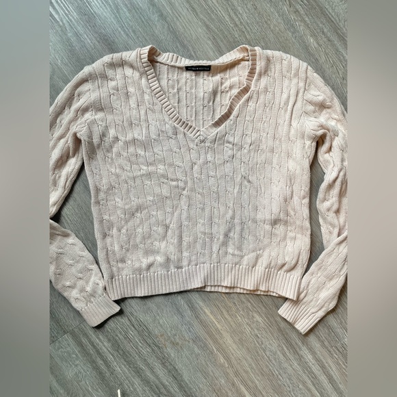 Brandy Melville Knit V-neck Sweater - Picture 2 of 4